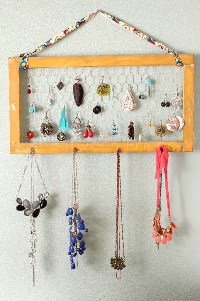 How to Make a DIY Jewelry Organizer